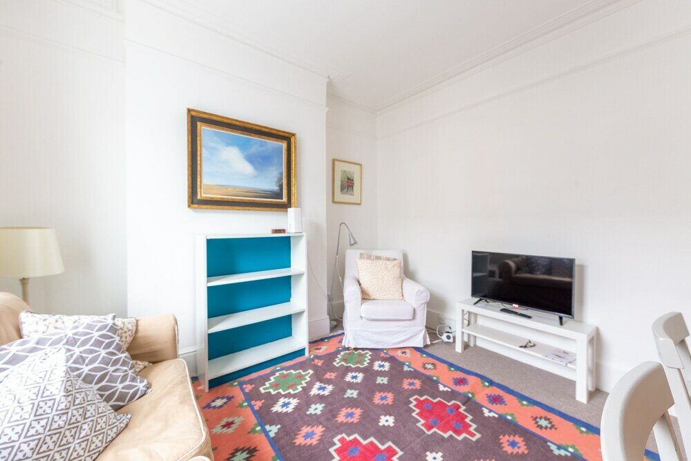 Фото Spacious 3 Bedroom House With Garden - Hammersmith