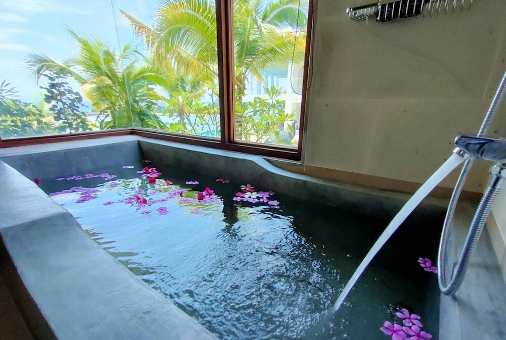 Фото Phi Phi Mountain Beach Resort