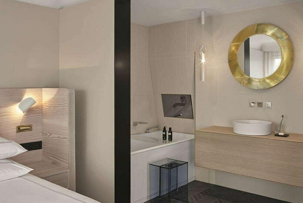 Фото Becozy Self Check-in & Pop-up Hotel