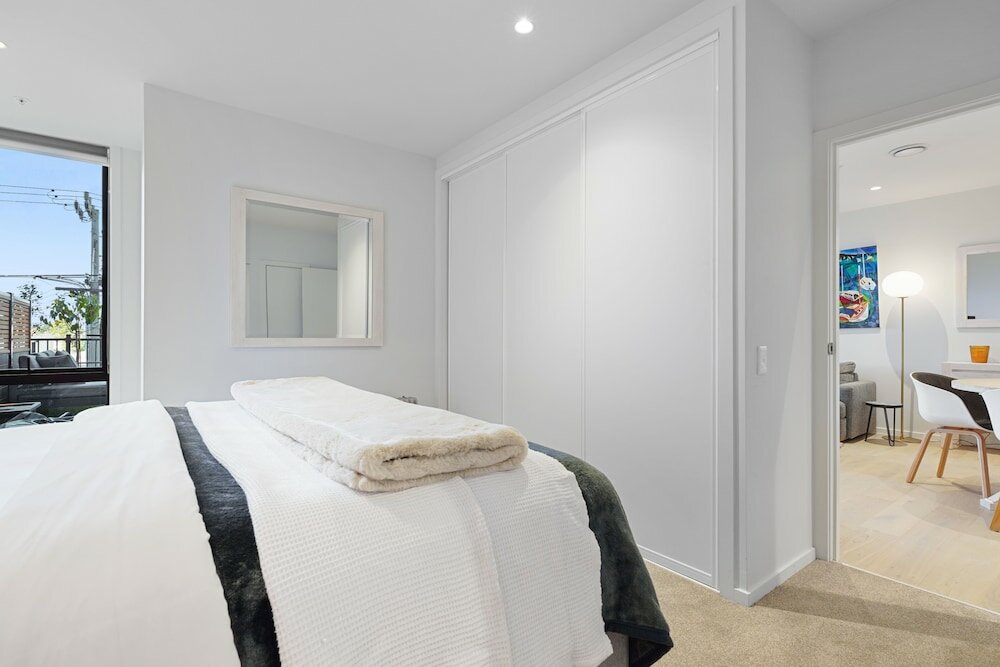 Фото Groovy Apt Close to Onehunga Mall Centre