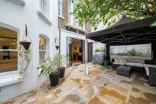 Gorgeous 2bd Flat With Patio - South Kensington!