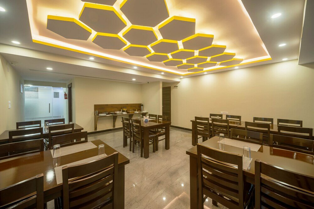 Фото Zenith Hotels Hebbal Bangalore