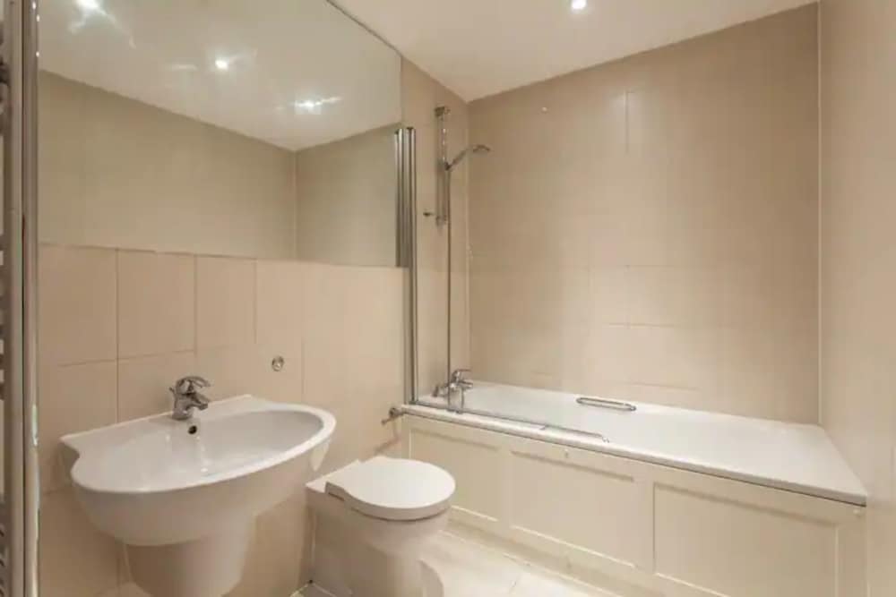 Фото Cosy and Stylish 1bedroom Flat w Balcony, Camberwell!