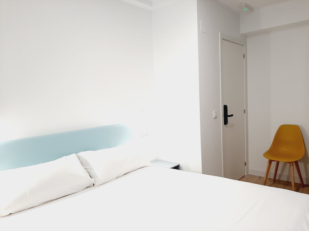 Фото Hostal Carmen by gaiarooms