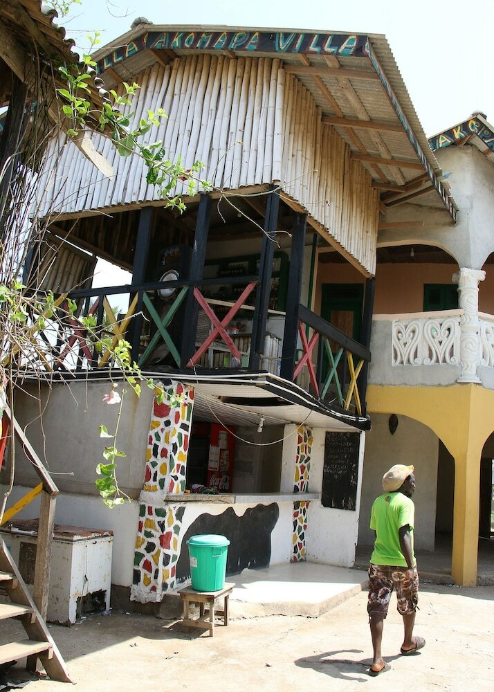 Фото Akomapa Village