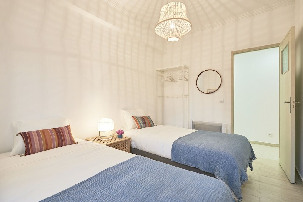 Фото Light Apartment W Balcony Apartment by TimeCooler