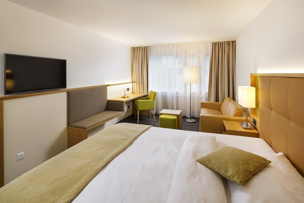 Фото Ramada by Wyndham Baden Hotel du Parc