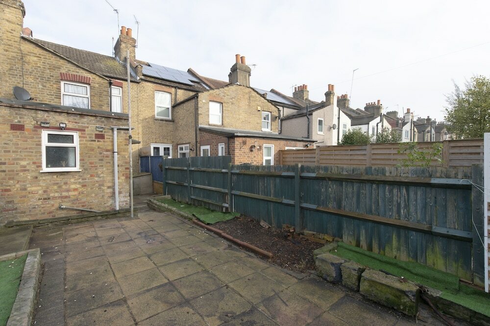 Фото Fortified Three Bedroom Home