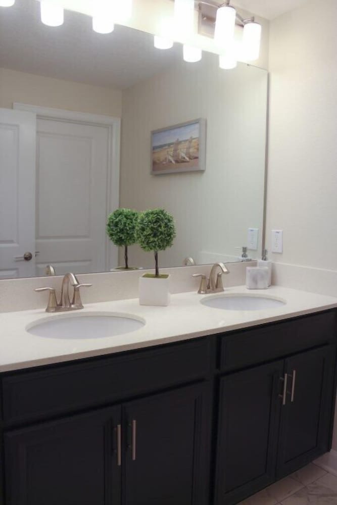 Фото 4br Townhome in Storey Lake by Shv-4971