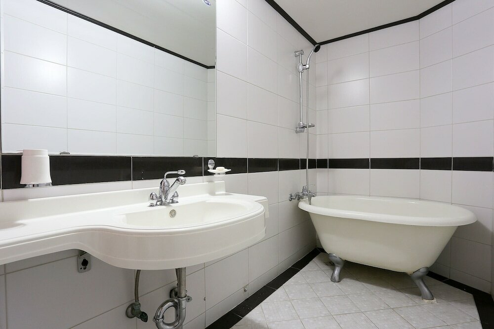 Фото Jongno City Days Inn Hotel