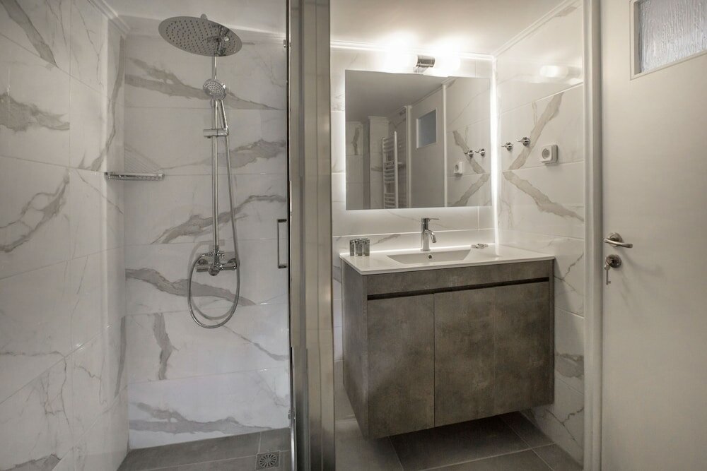 Фото Roomy & Comfortable Apt Near Acropolis by Ghh