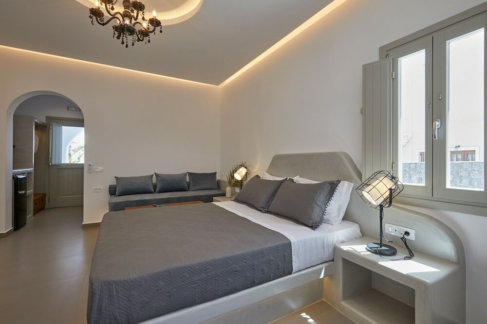 Фото Mountain and Sea Suites