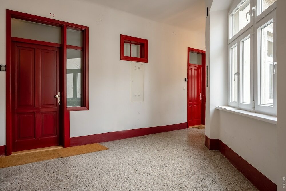 Фото Luxurious and Bright, 5 min walk to city center