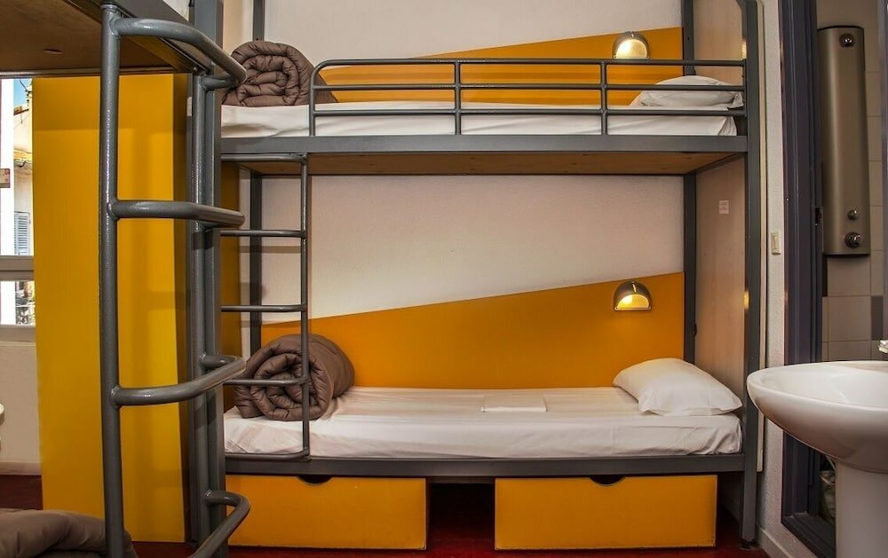 Фото Auberge de Jeunesse Hi Nice - Les Camélias