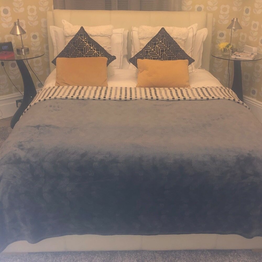 Фото Charing Cross Rooms - B&b