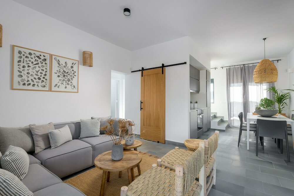 Фото Seawater Villa