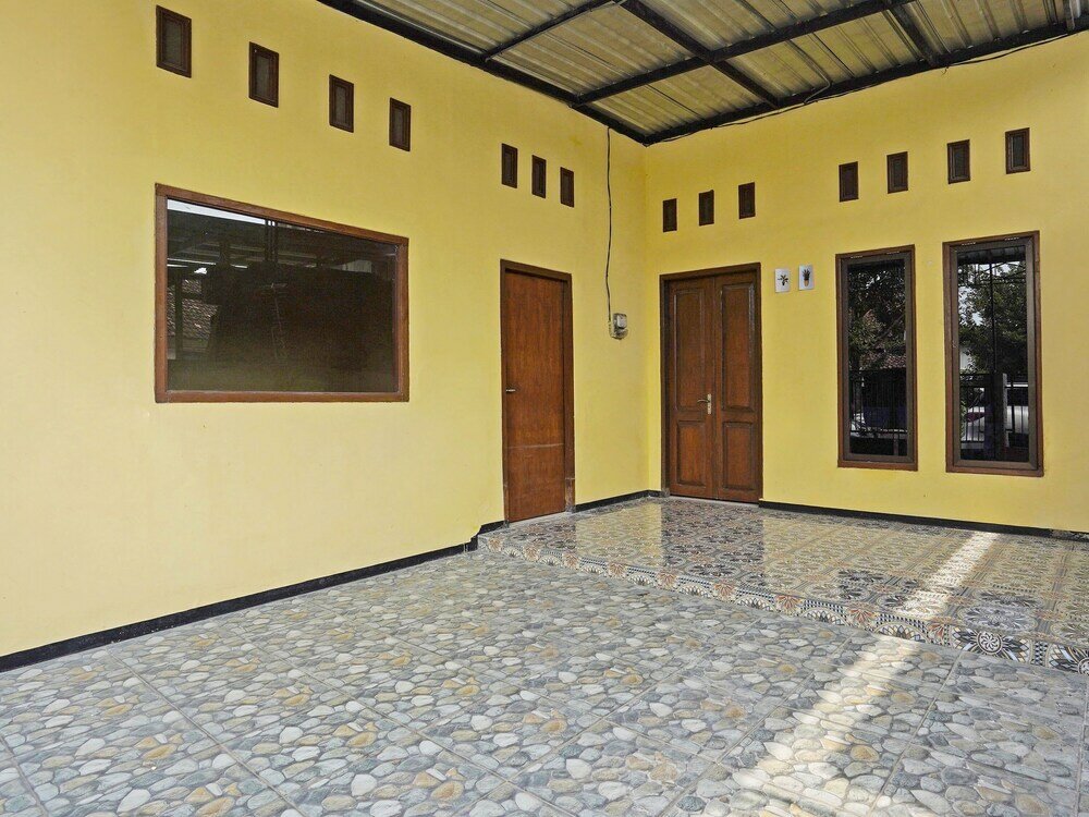 Фото Spot On 91869 Insan Mulia Kost Syariah