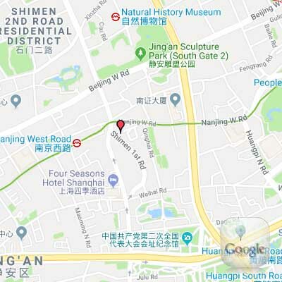 Фото The Middle House