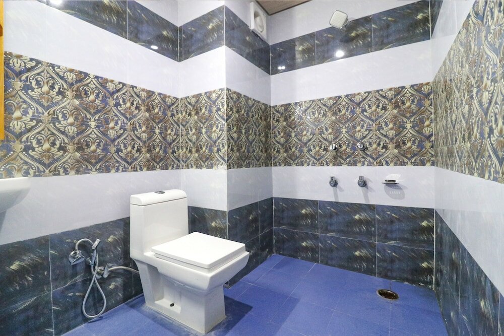 Фото Fabhotel Castle Rock