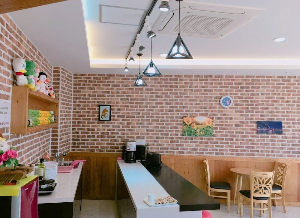 Фото Yeosuro Guesthouse - Hostel