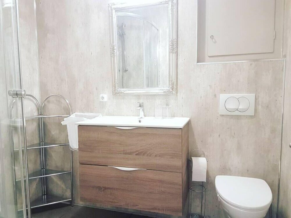 Фото Akureyri Central Rooms