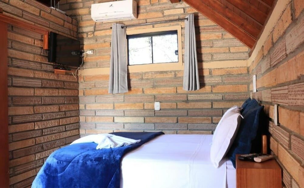 Фото Pousada Chalés Vale do Rio do Boi