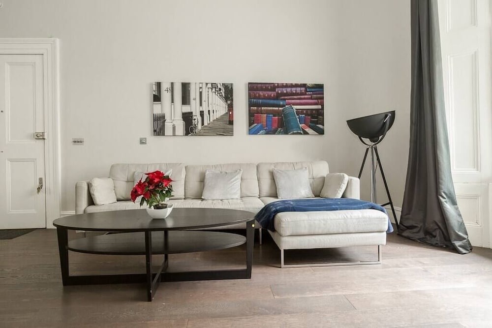 Фото Modern 1br Period Property in Kensington