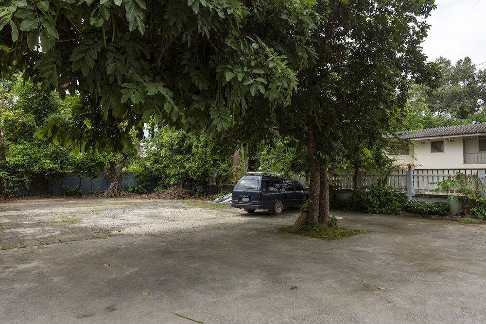 Фото Oyo 75356 Thipsiri Lodge