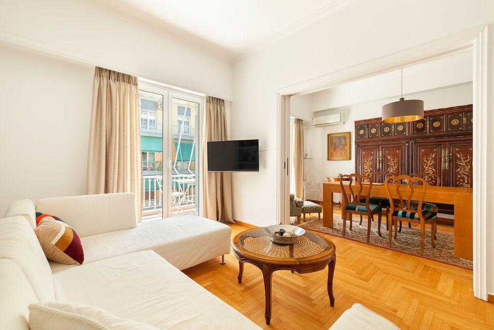 Фото Vibrant in Pangrati by Athenian Homes