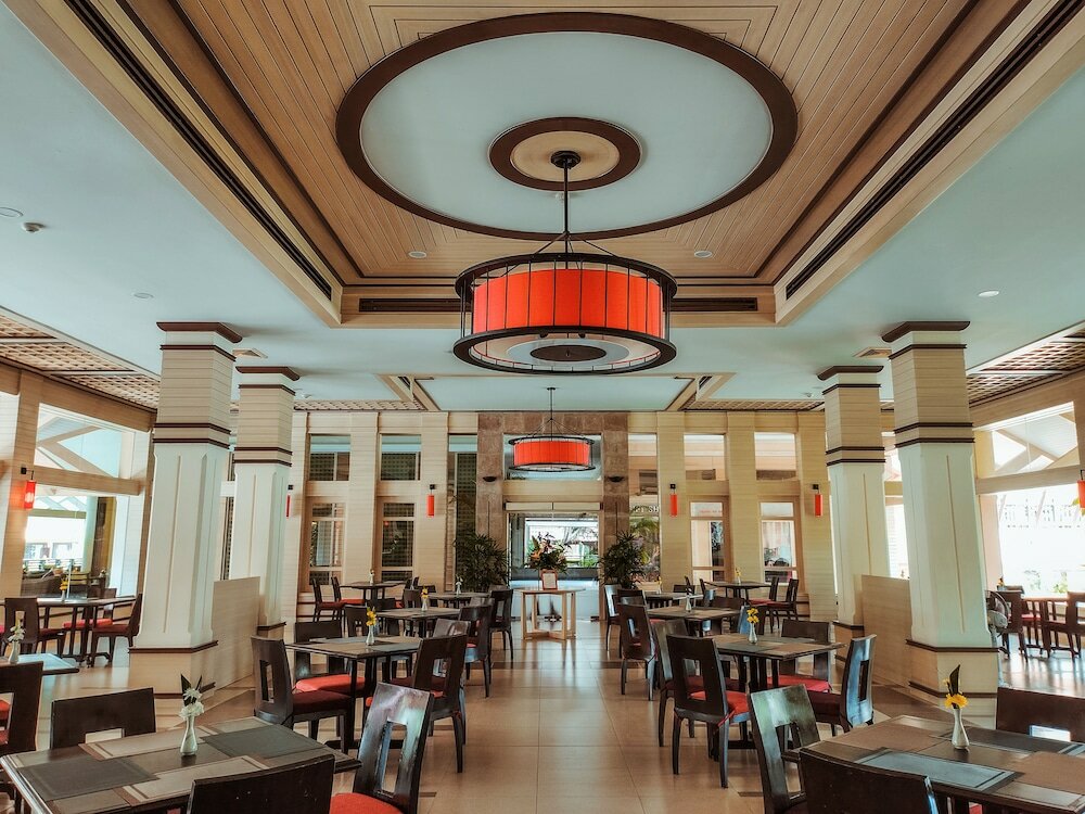 Фото Courtyard by Marriott Phuket Patong Beach Resort