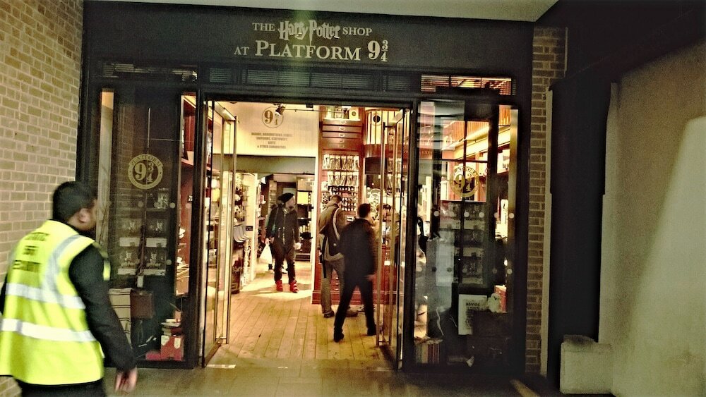 Фото Stunning 1 Bed Apartment at Kings Cross - St Pancras