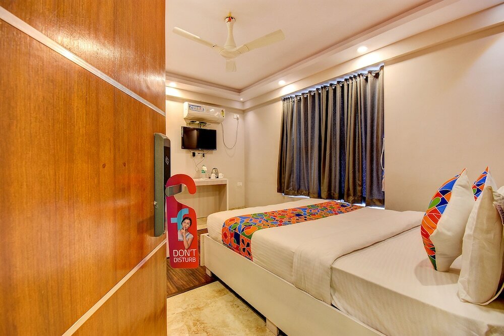 Фото Fabhotel Srk Platinum Inn