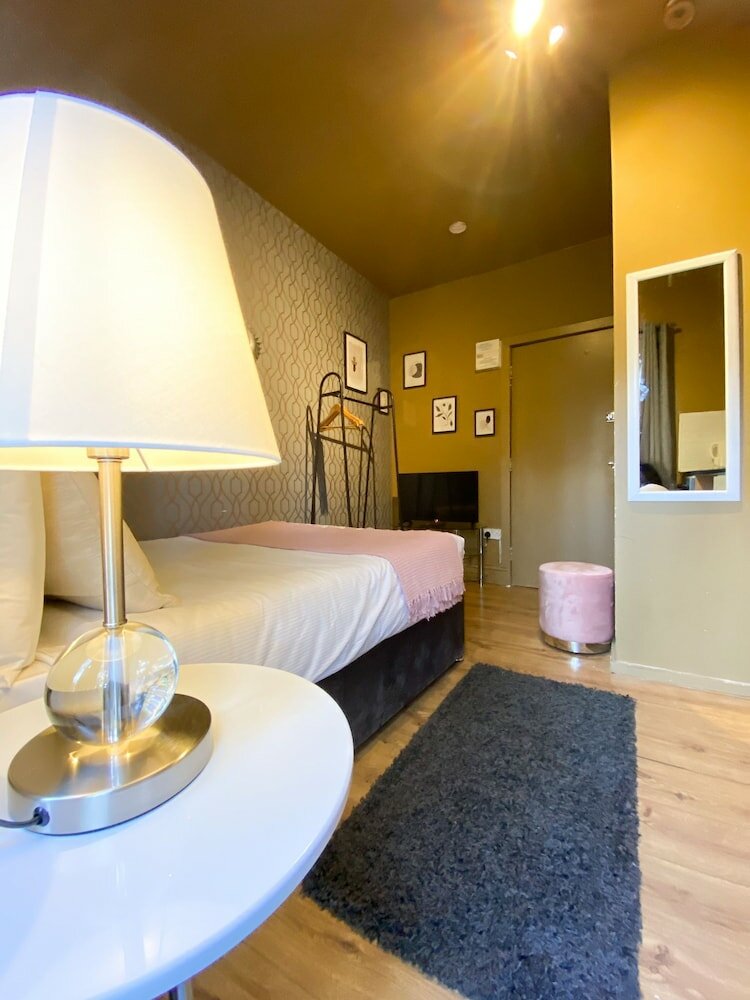 Фото Holland Road Stays