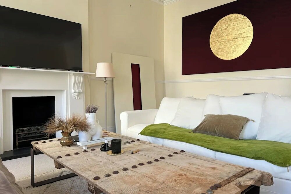 Фото Gorgeous 3bd Flat - 4 Minute Walk to Hyde Park