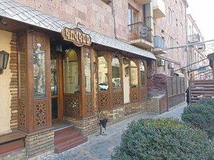 Caucasus Tavern (Yerevan, Hanrapetutyan Street, 82), restaurant