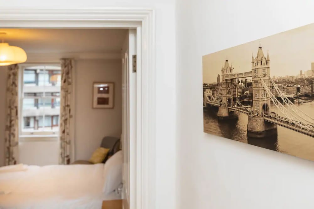 Фото 2 Bedroom 2 Bathroom Victorian Maisonette in Barbican