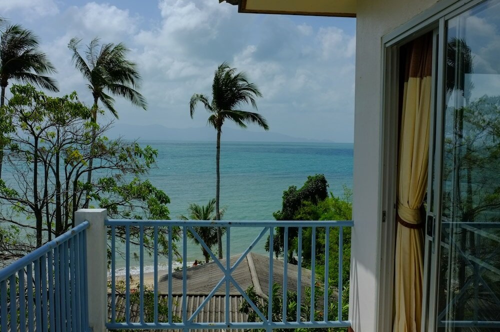 Фото Thaniza Beachfront Resort