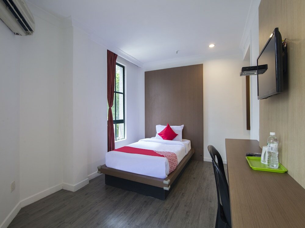 Фото Oyo 1045 Azimuth Hotel