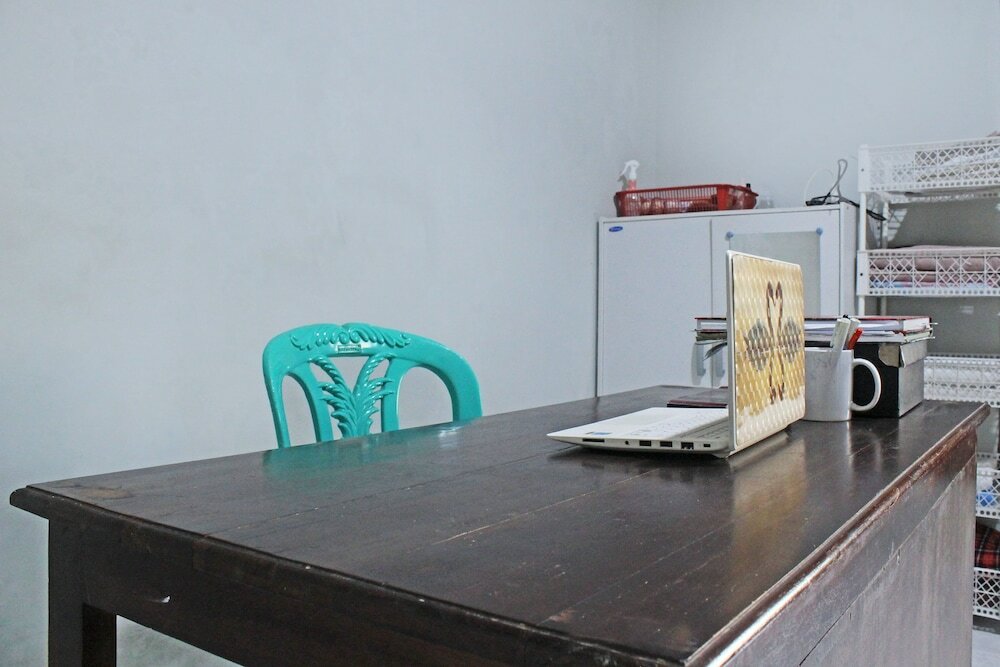 Фото Oyo 92961 Amor Kost