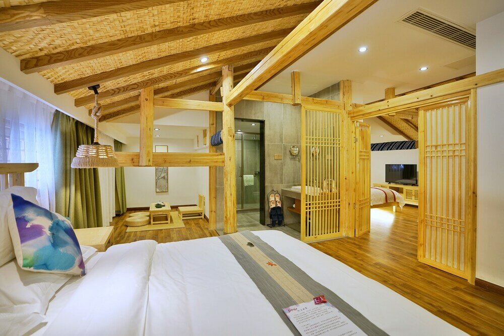 Фото Yuexijiang Boutique Holiday Hotel