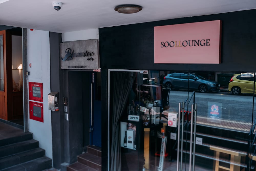 Фото Bluewaters Pods 38 Hongkong St - Hostel