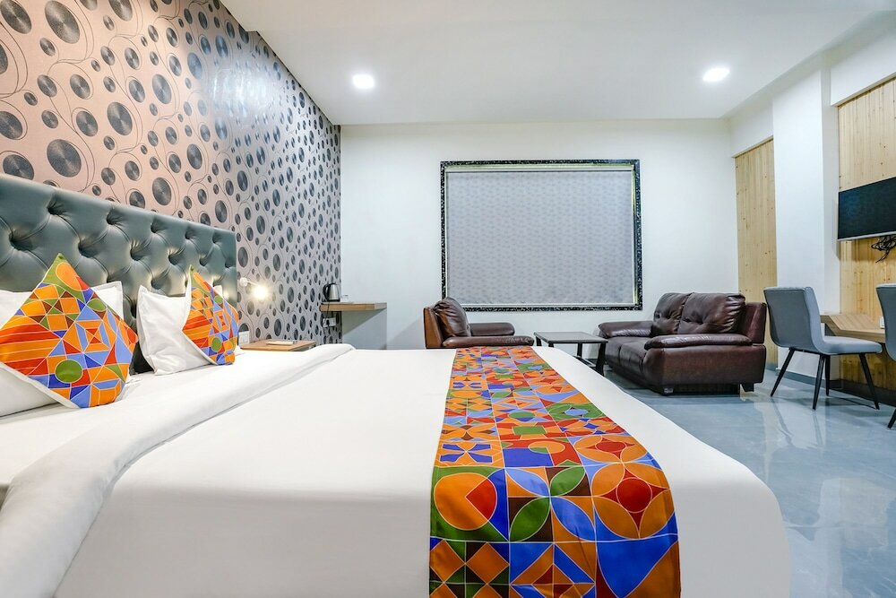 Фото Fabhotel Arc Palace