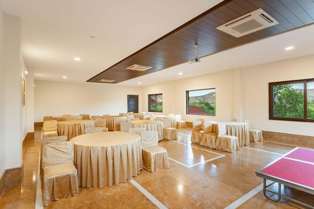 Фото Sarasiruham Resort Private Pool Villa