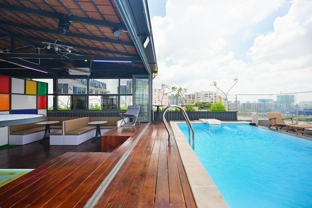 Фото Sky Gem Central Hotel