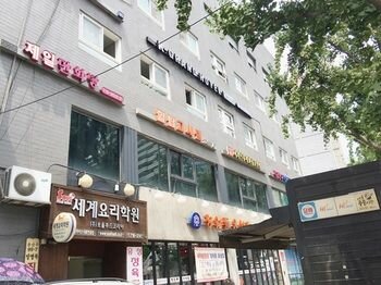 Гостиница K-Grand Hotel & x26; Guest House Seoul в Сеуле