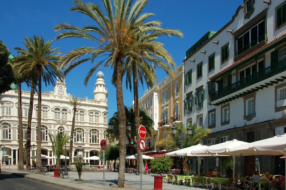 Фото отеля 1