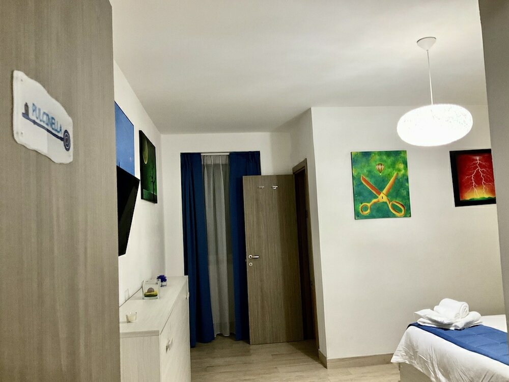 Фото A Room de Scugnizzi