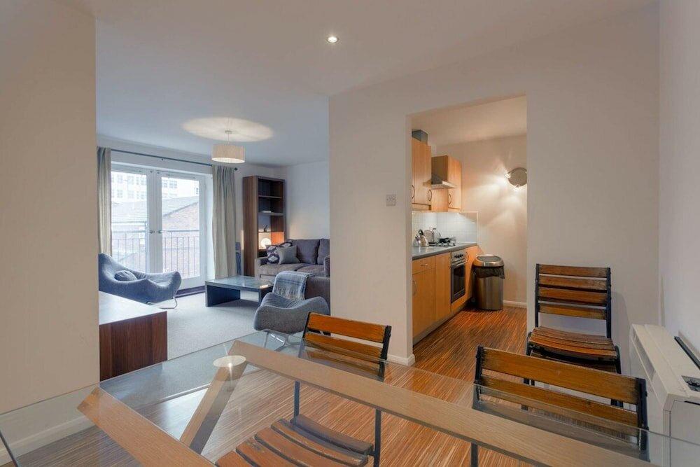 Фото A Spacious 2 Bedroom Apartment In Aldgate East