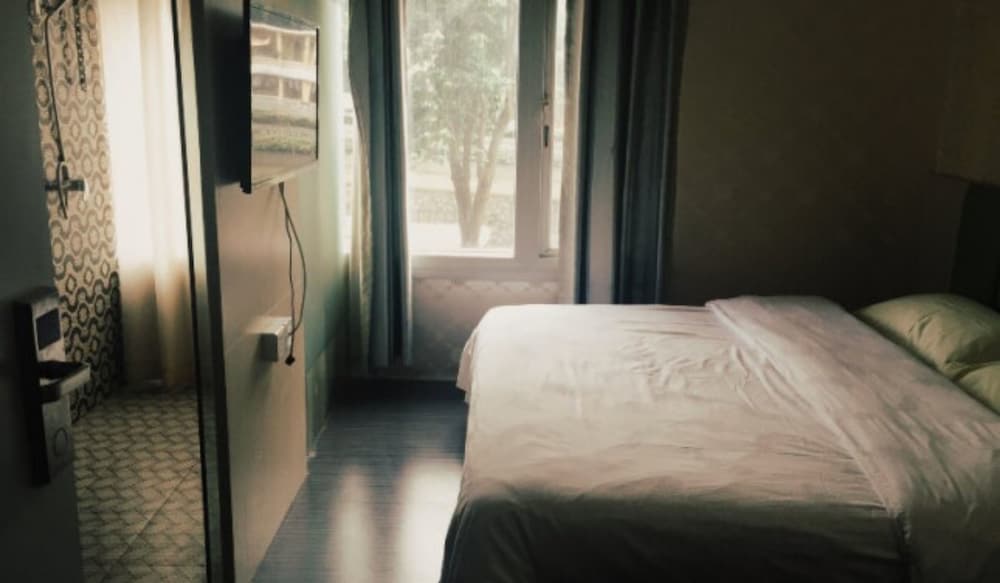 Фото Bai Yi Hotel Canton Fair Branch