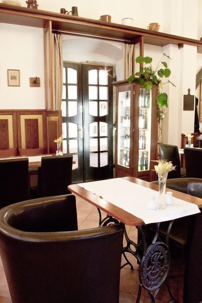 Фото Hotel U Zlateho Jelena